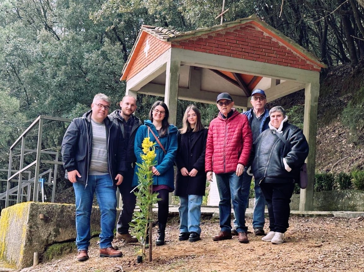 Matteo Cecchelli: piantumata una mimosa in località La Romagna, Molina di Quosa, in ricordo di Livia Gereschi.