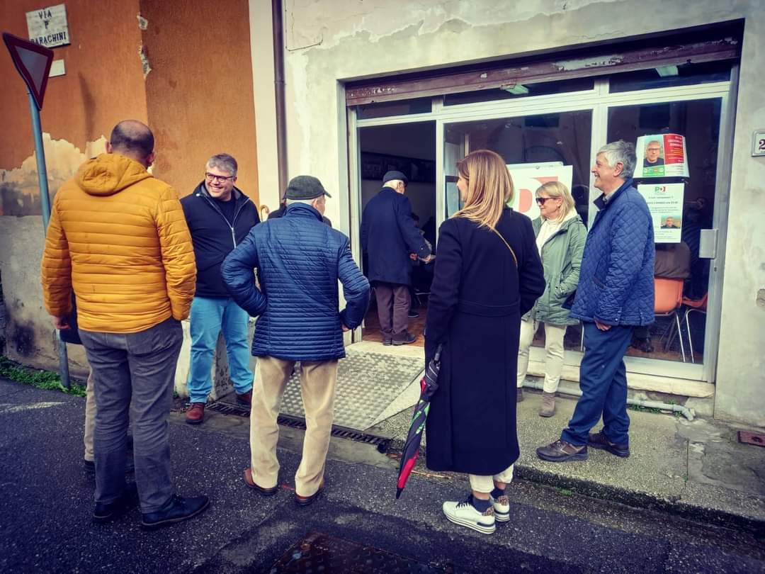 Inaugurata la sede del comitato elettorale del PD ad Asciano alla presenza del  candidato sindaco del centrosinistra Matteo Cecchelli